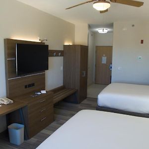 Standard Queen Room Two Queen Beds